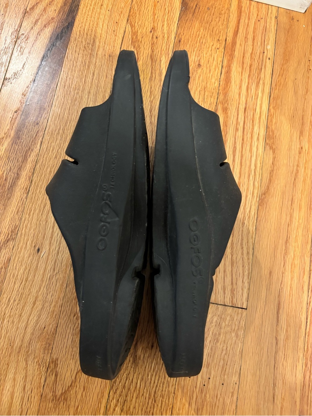 OOFOS Women’s 8 Sandal Slide - Picture 3 of 4